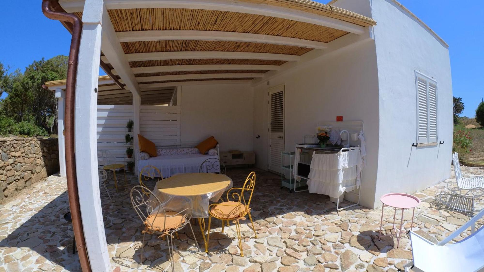 Monti Russu Natural Guest House Aglientu Exterior photo